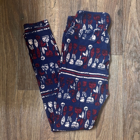LuLaRoe Pants - LuLaRoe Navy and Red Patterned Leggings